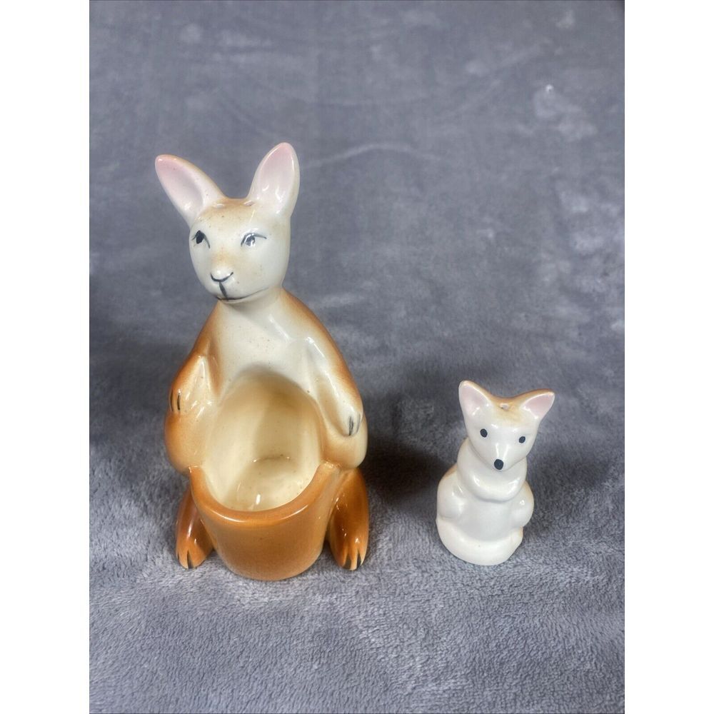 Vintage Ceramic Mom Kangaroo‎ & Baby Joey Salt Pepper Shaker Set Nesting Taiwan - Picture 2 of 9